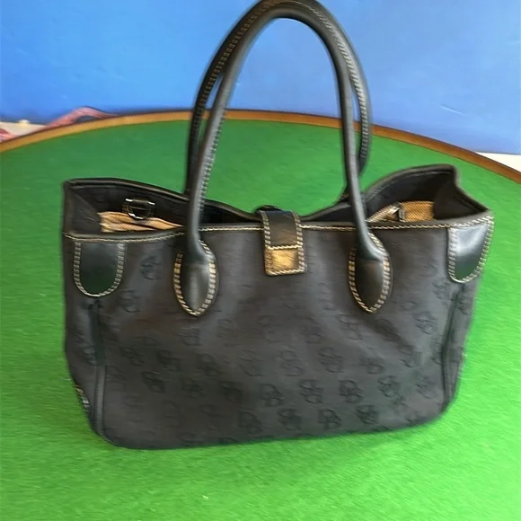 DOONEY & BOURKE SIGNATURE BLACK CANVAS SHOULDER HAND BAG TOTE #K1068110 - Picture 2 of 16